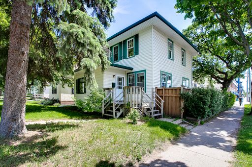 8 Bedroom Home Across from Macalester! – photo 1