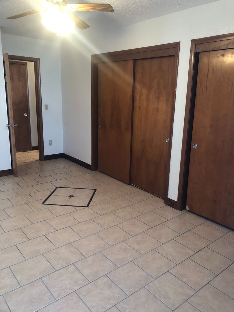 Minneapolis Apartment: 801 University Ave SE
