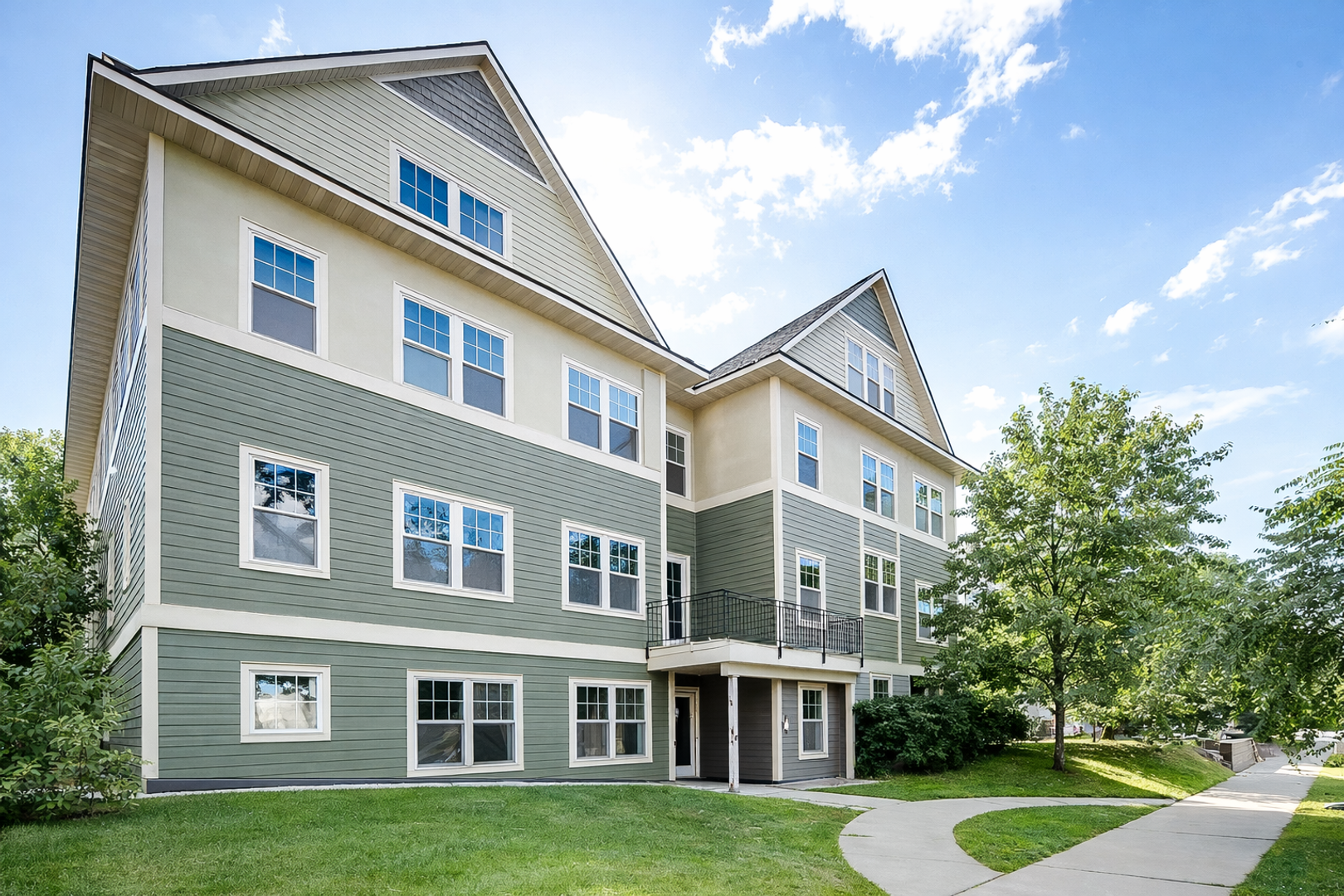 Minneapolis Apartment: 633 Ontario St SE