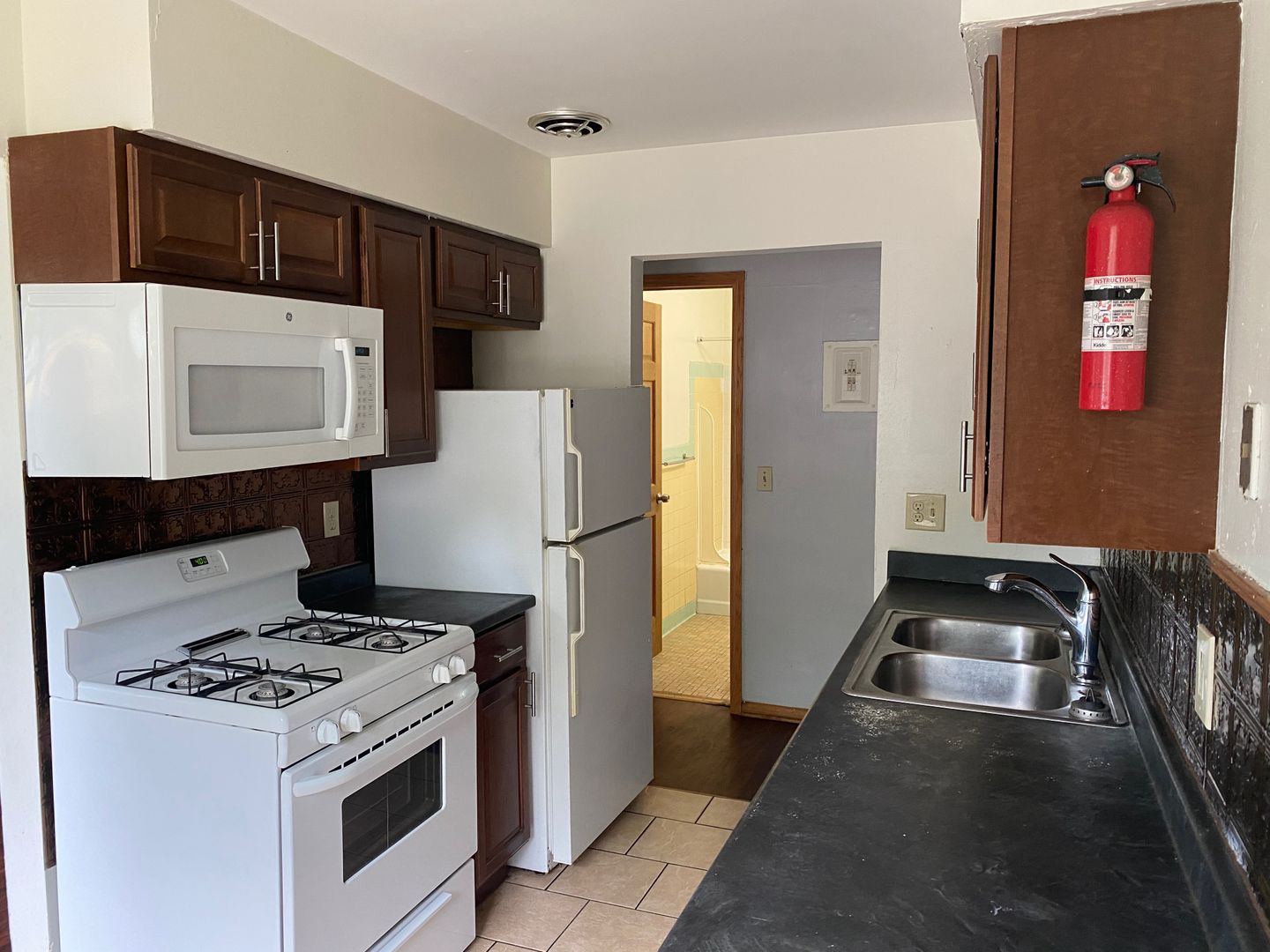 Minneapolis Apartment: 1823 Ulysses St NE