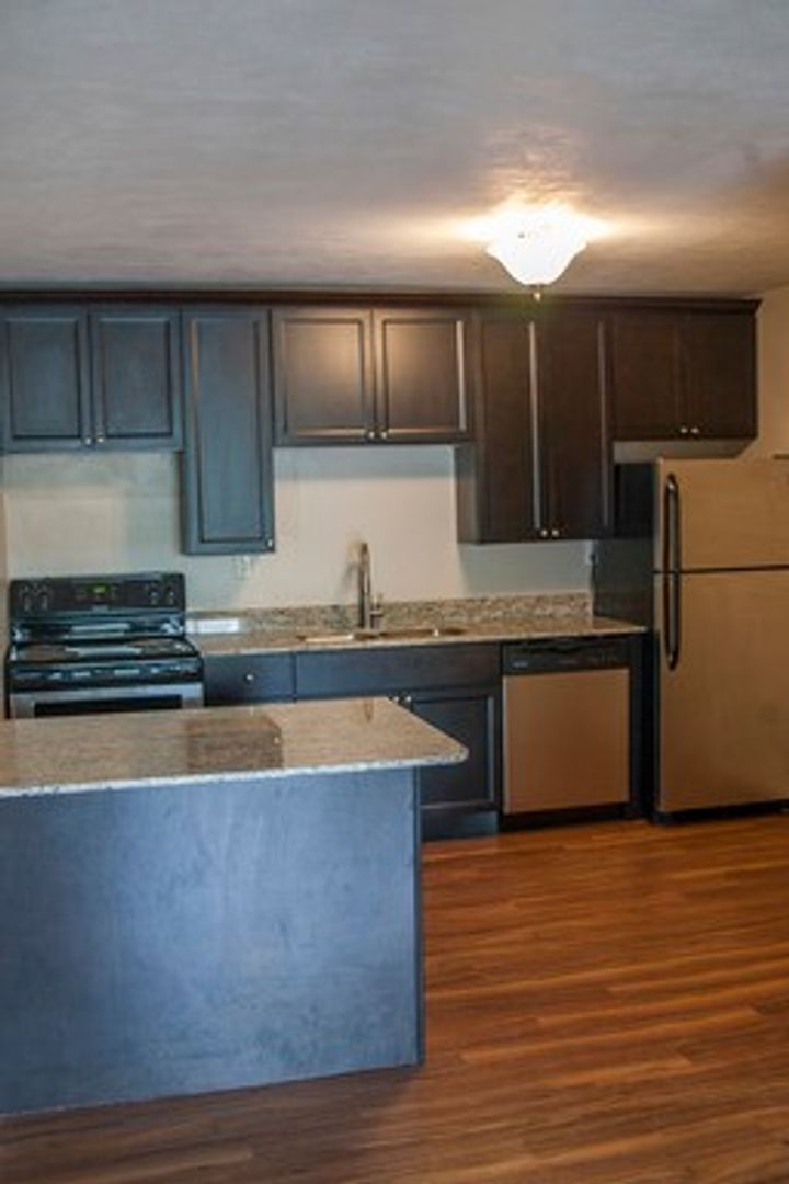 Minneapolis Apartment: 815 13th Ave SE