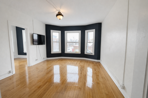 5 Bedroom- Immediate Move In- Dog and Cat Friendly- No additional fees! Half off Deposit – photo 1