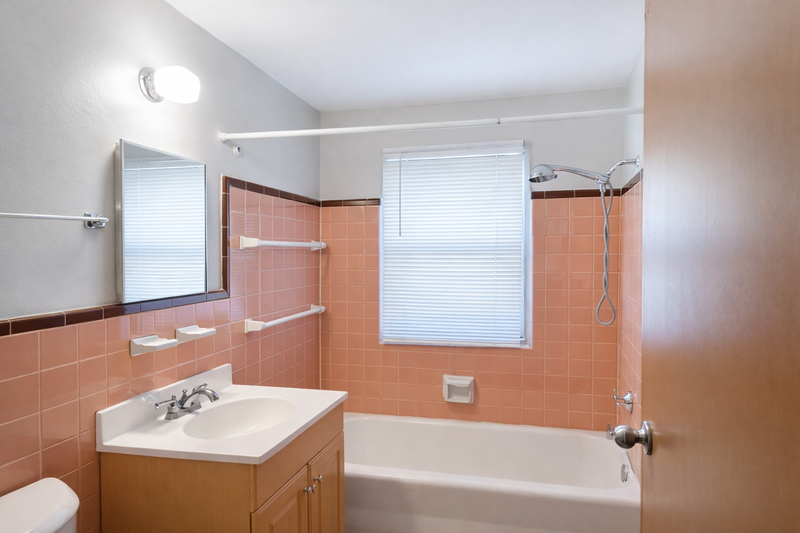 Minneapolis Apartment: 318 8th Ave SE