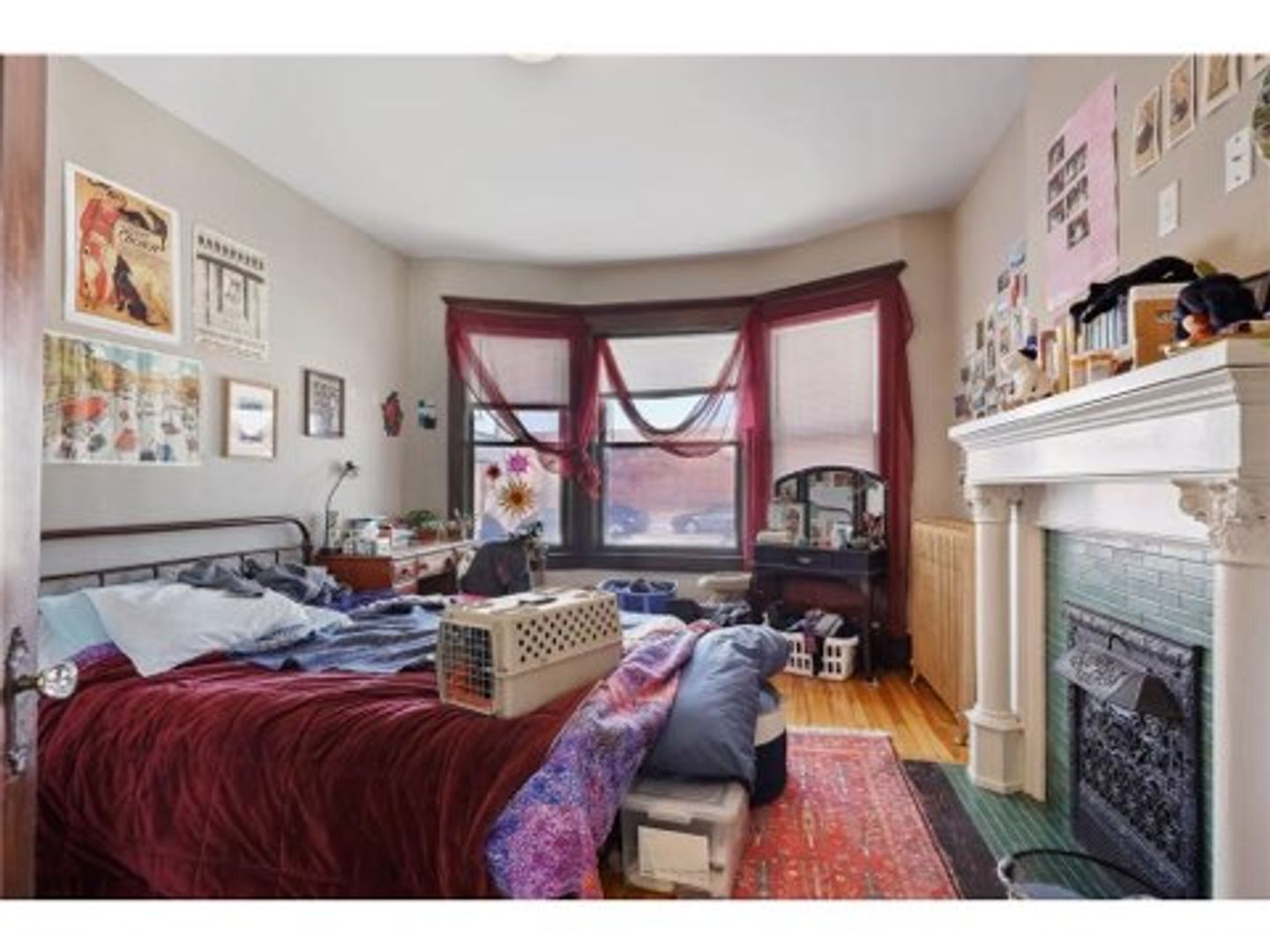 St. Paul Apartment: 1862 Roblyn Avenue