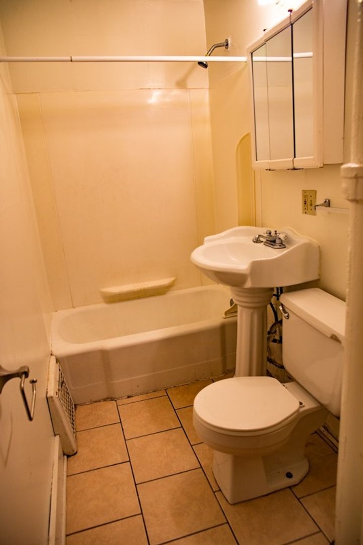 Minneapolis Apartment: 1075 24th Ave SE