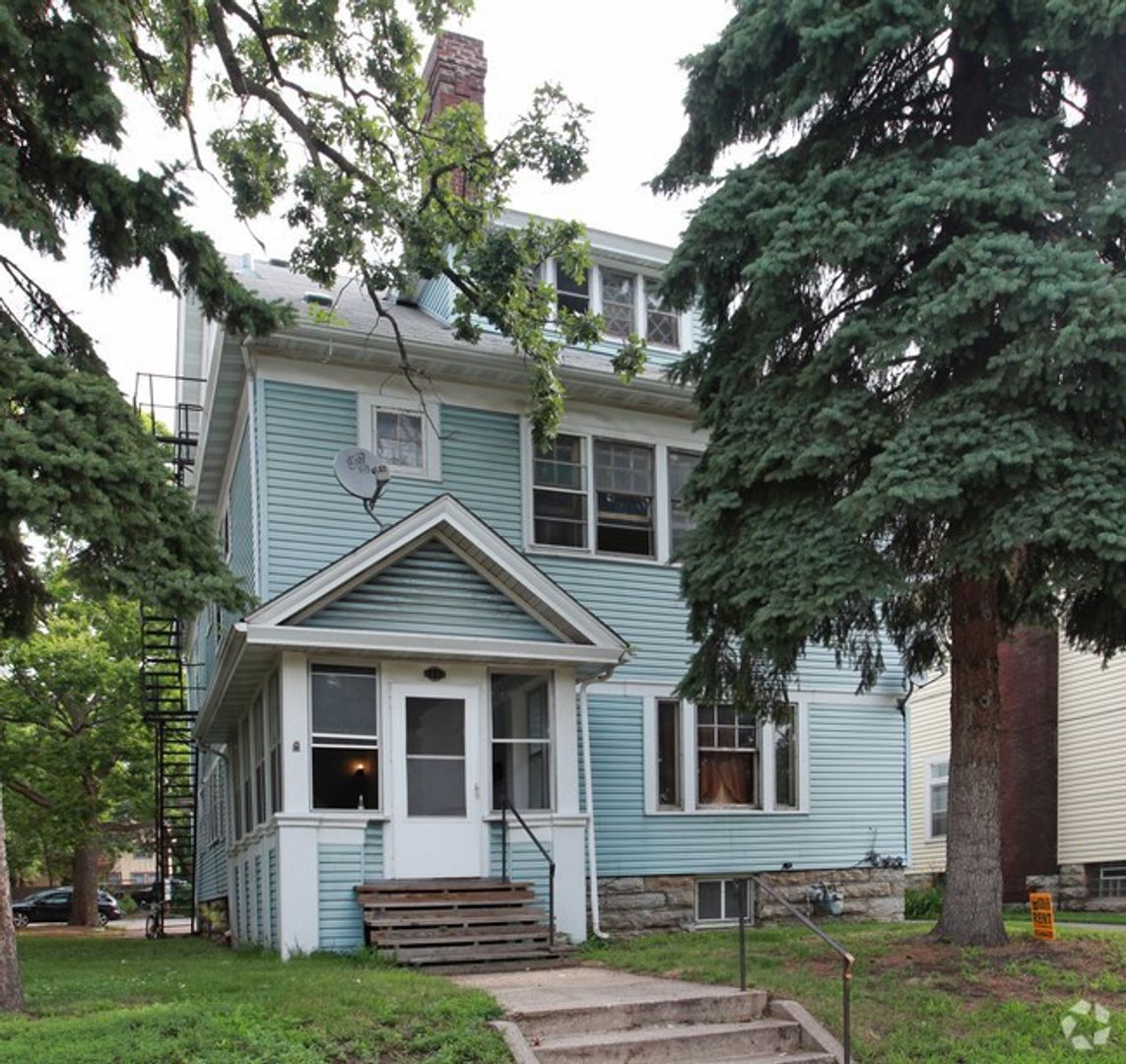 Minneapolis Apartment: 1111 4th St SE