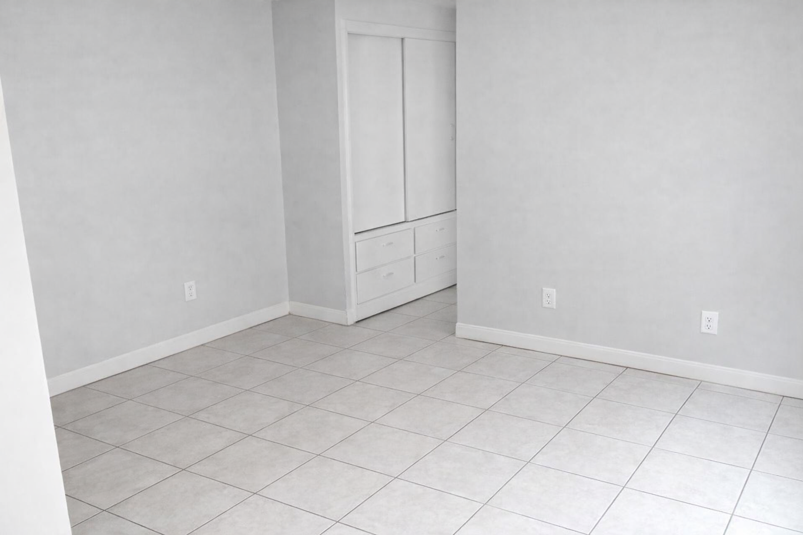 Minneapolis Apartment: 810 8th St SE