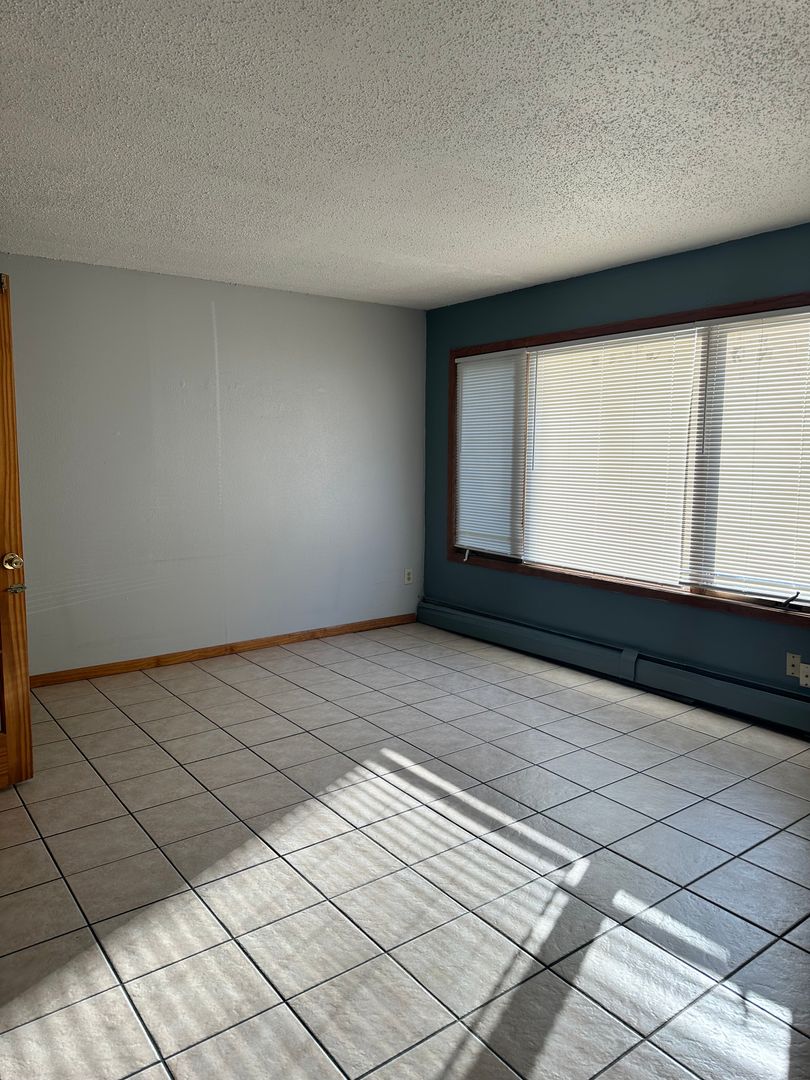 Minneapolis Apartment: 414 7th Ave SE