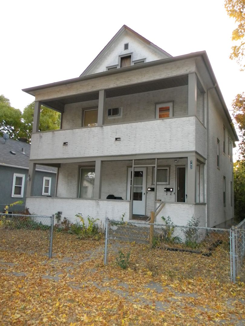 Minneapolis Apartment: 742 Buchanan St NE