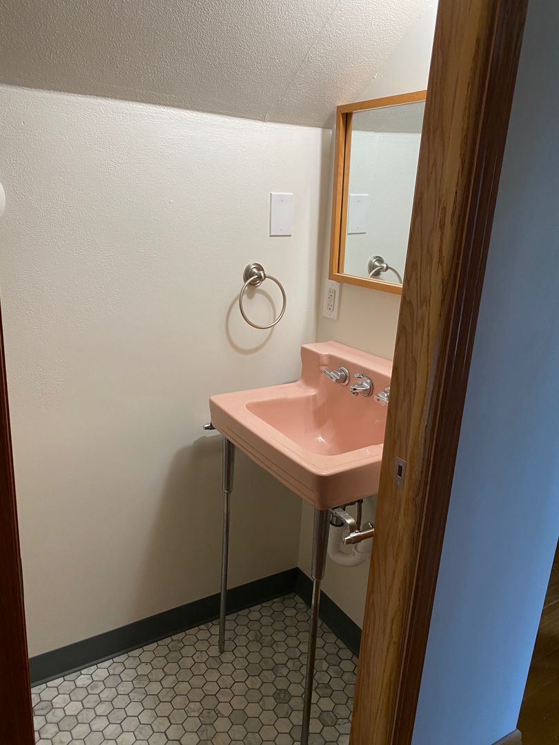 St. Paul House: 1701 Hubbard Ave