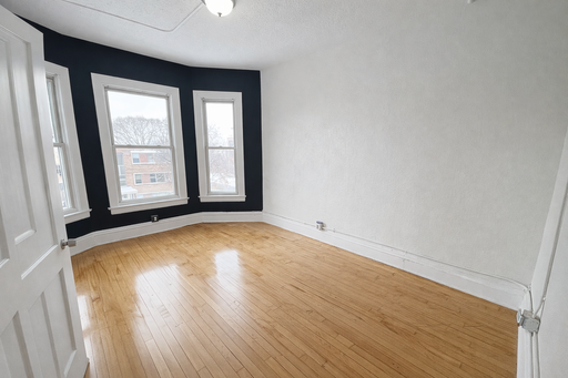 No Pet Fee Special! Amazingly Large 4 or 5 Bedroom unit Apartment- Summer Special Discounted Rate! – photo 1