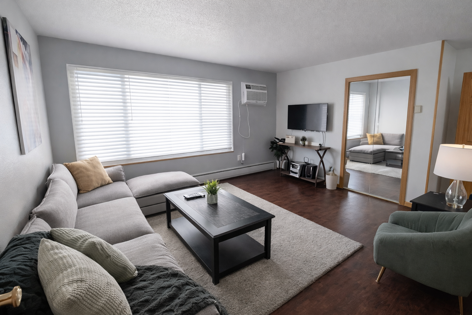 Minneapolis Apartment: 414 7th Ave SE