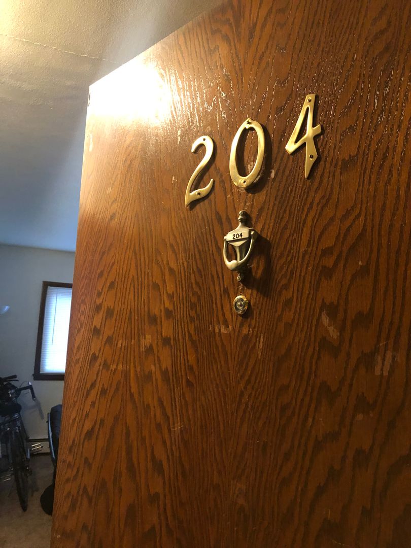 Minneapolis Apartment: 327 University Ave SE