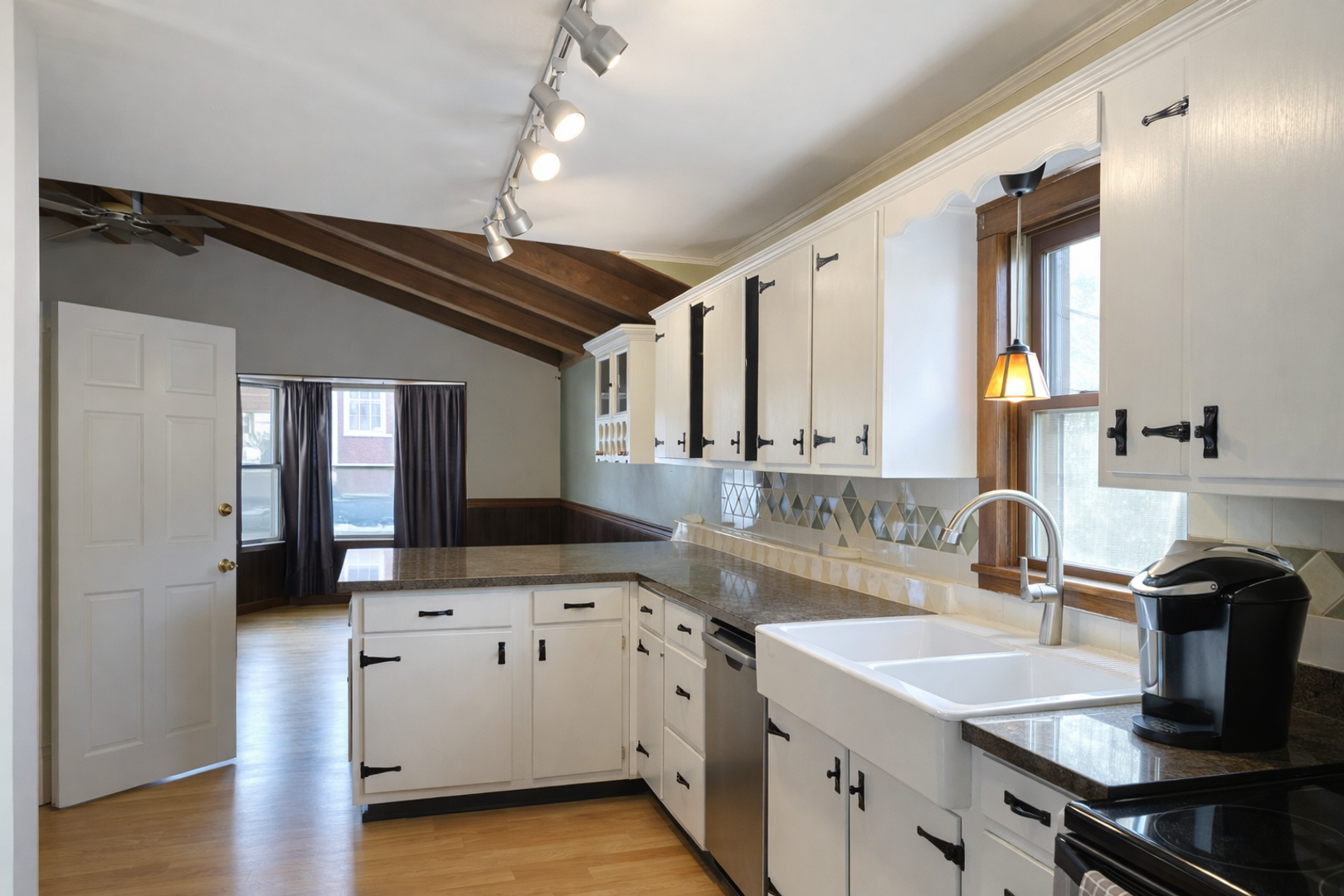 1468 Carroll Ave 17 of 18