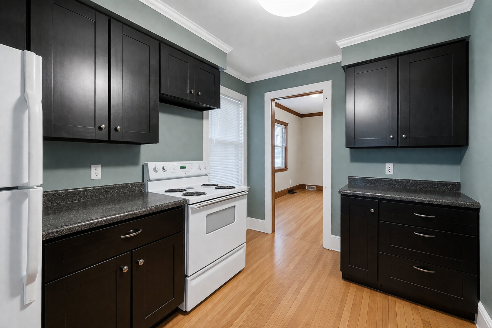 811 Snelling Ave N 8 of 8