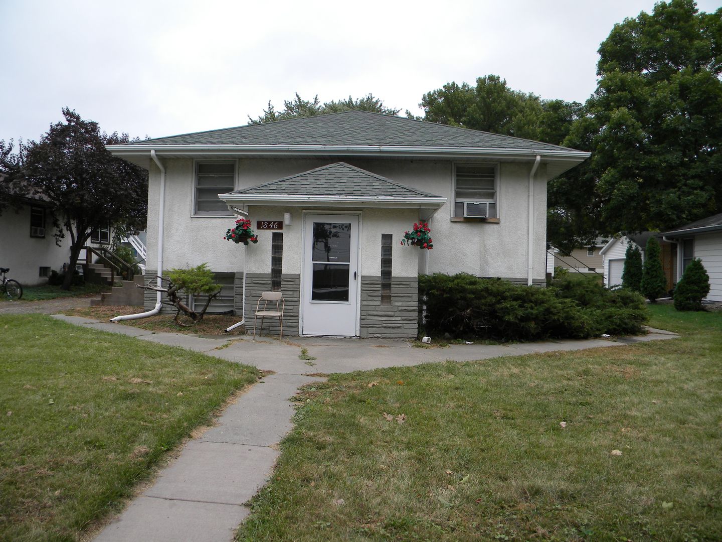 Lauderdale Apartment: 1846 Walnut St