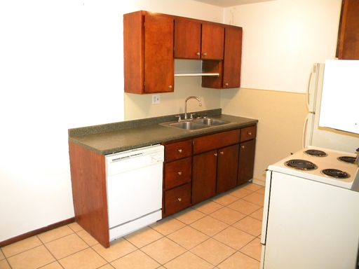 September move in, 2 beds near Augsburg University, NO pet fees, Half Off Security Deposit – photo 1