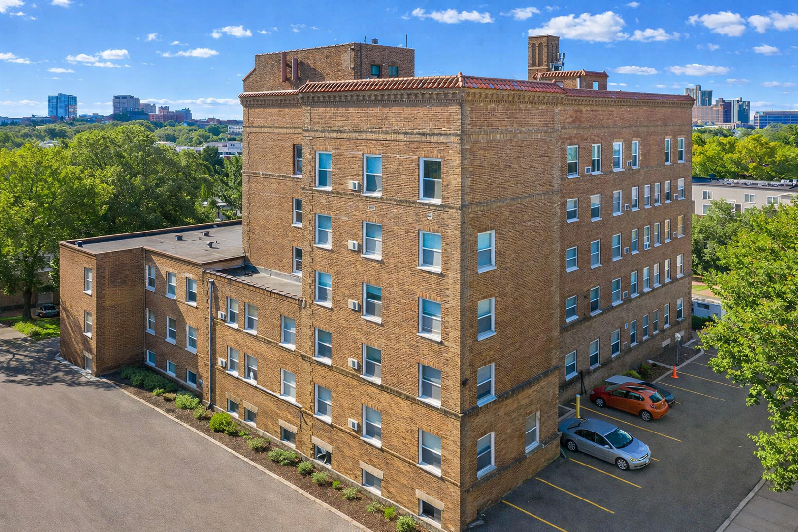 Minneapolis Apartment: 414 7th Ave SE