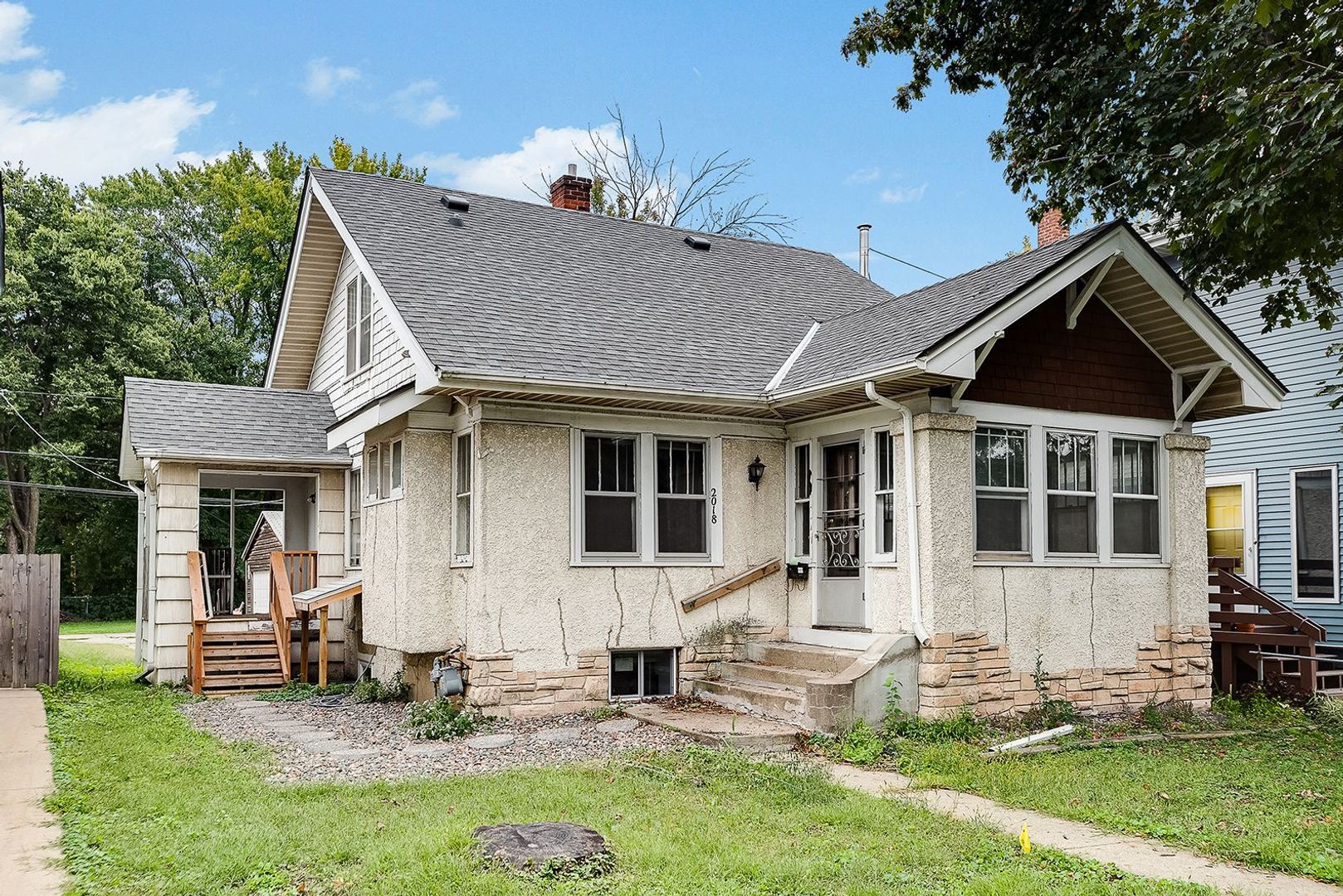 Minneapolis Apartment: 2018 Como Ave SE