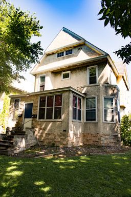 Huge 7 Bedroom House Available Fall 2026~ Great Location~ Close to U of M – photo 1