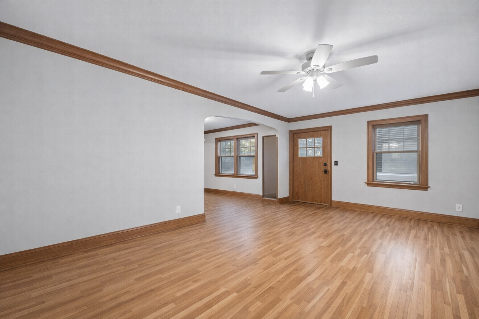 St. Paul House: 811 Snelling Ave N