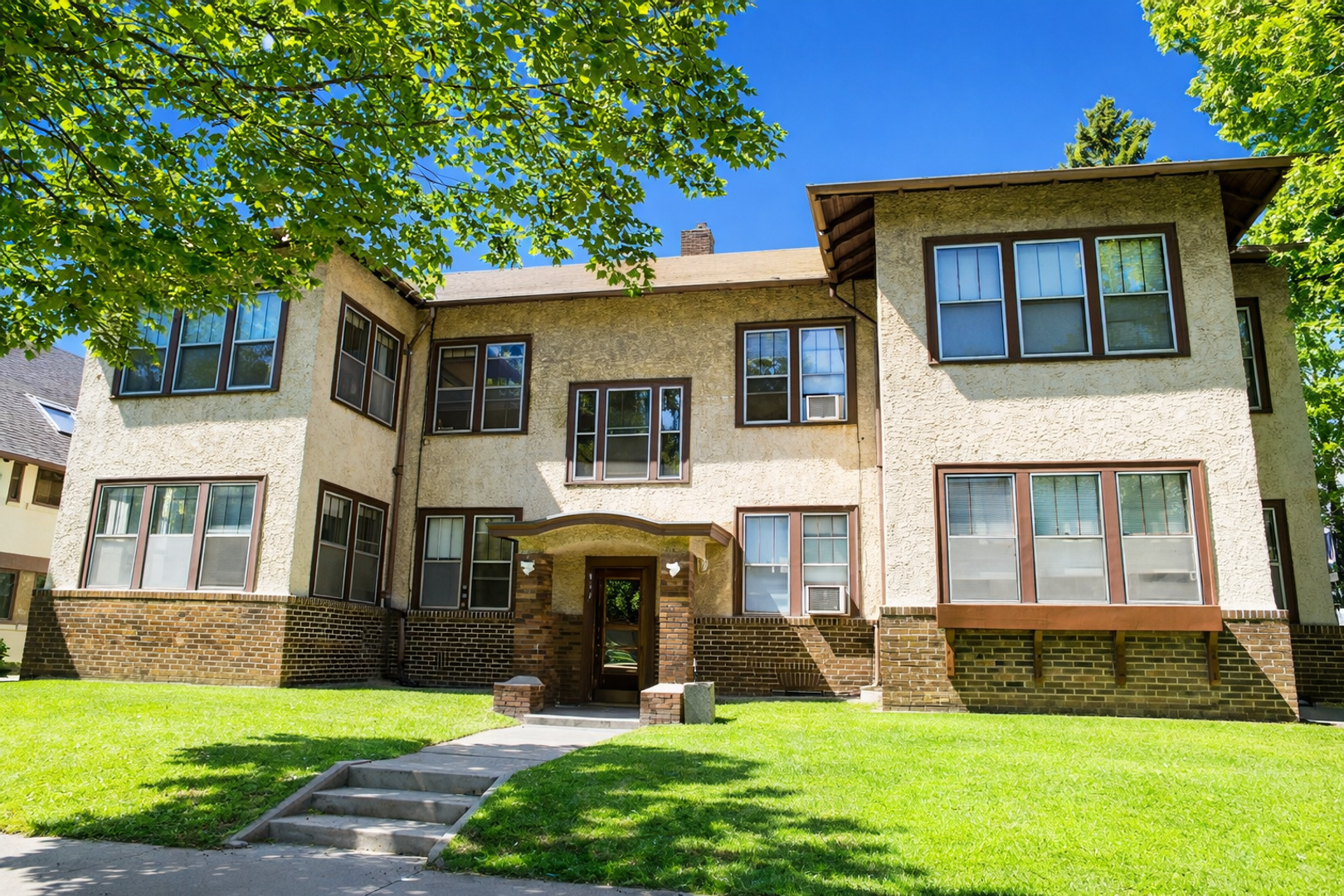 Minnneapolis Apartment: 417 11th Ave SE