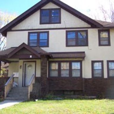 10 Bed 3 Bathroom Dinkytown House Available September 2026 – photo 1