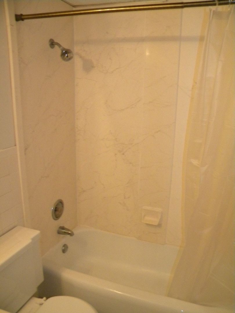 Minneapolis Apartment: 616 10th Ave SE