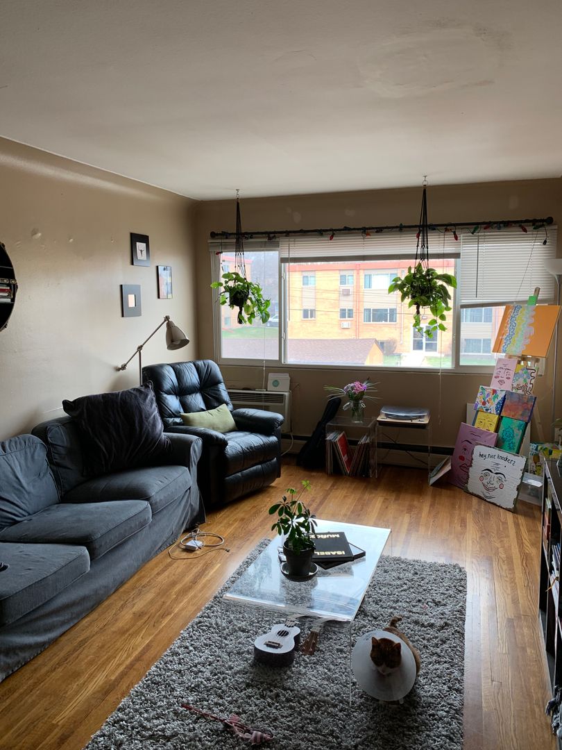 Minneapolis Apartment: 1823 Ulysses St NE