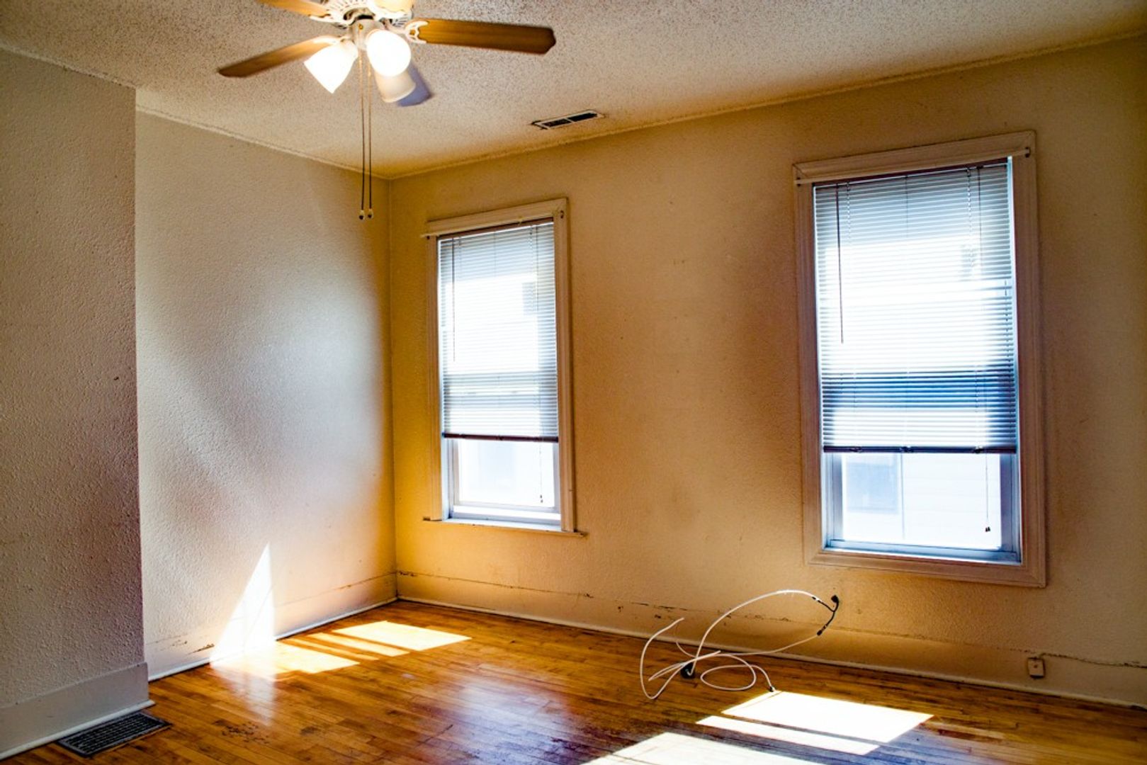 Minneapolis Apartment: 946 15th Ave SE