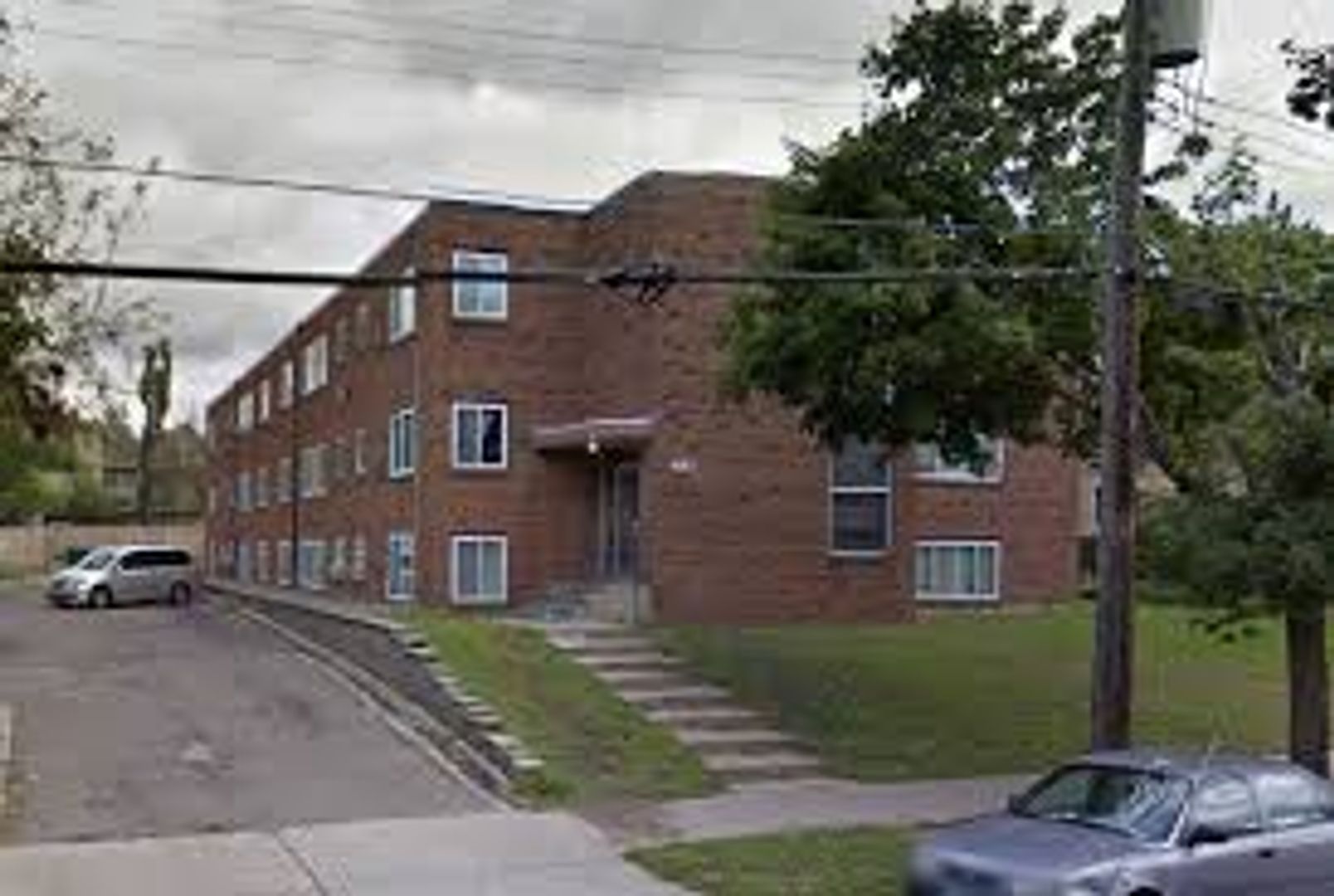 Minneapolis Apartment: 319 8th St SE