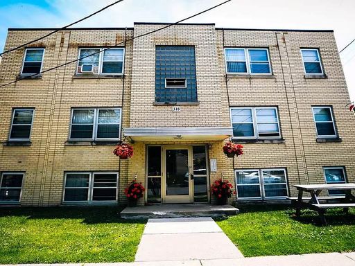 1 bedroom within blocks of UMN Sept 1st, 2025 move in – photo 1