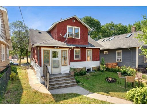 June 2027 Move In- Hamline University - 5 Bedroom – photo 1