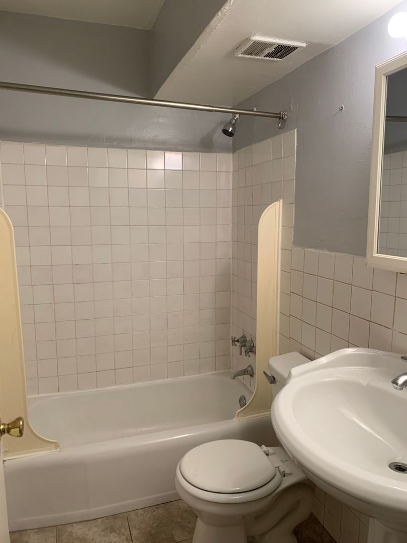 Minneapolis Apartment: 810 8th St SE