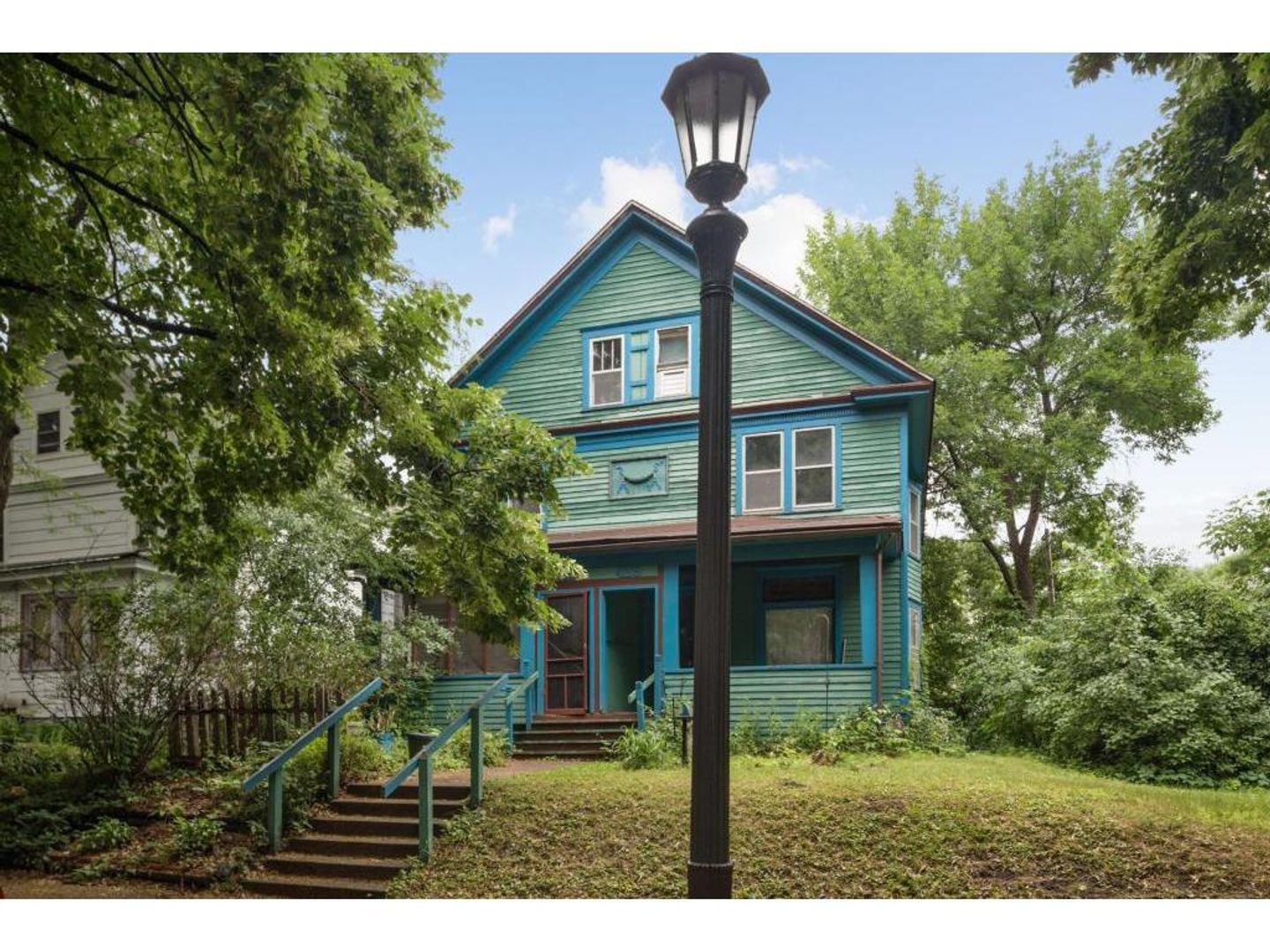 St. Paul Apartment: 427-429 Dewey St