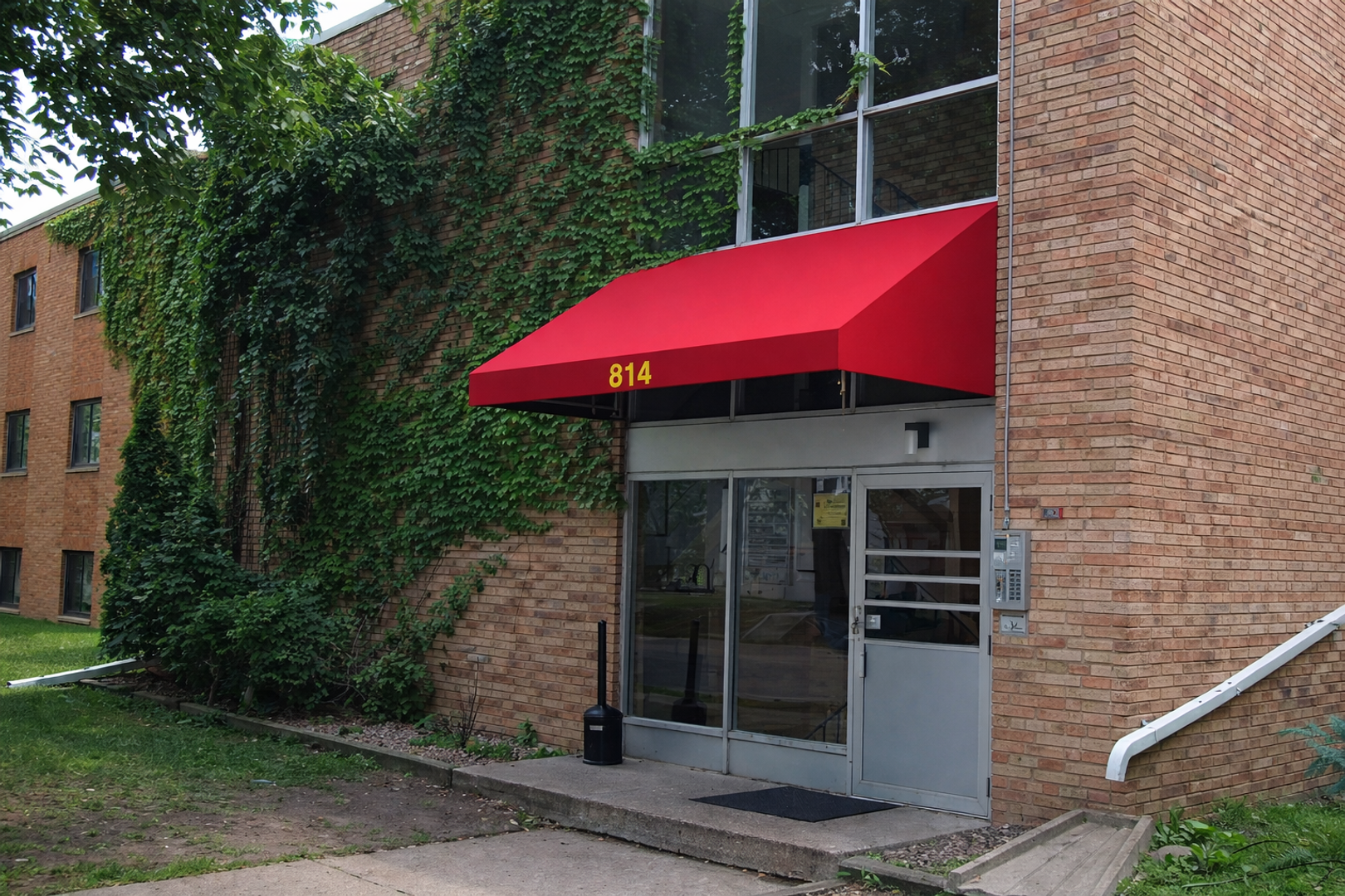 Minneapolis Apartment: 810 8th St SE