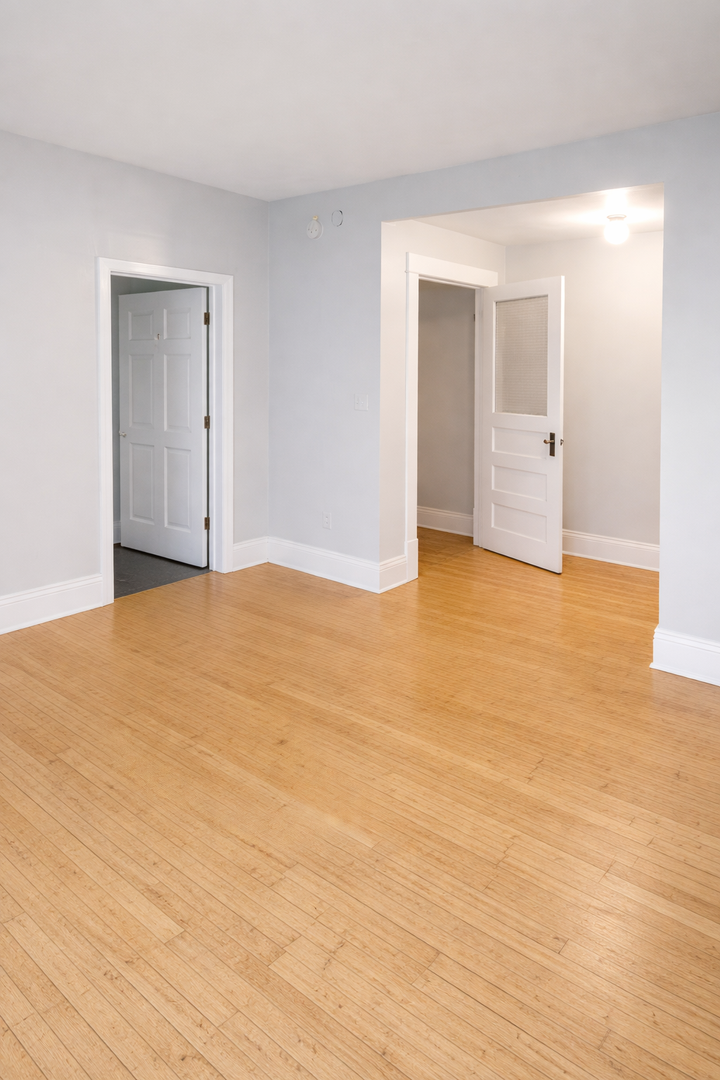 Minneapolis Apartment: 808-810 University Ave SE