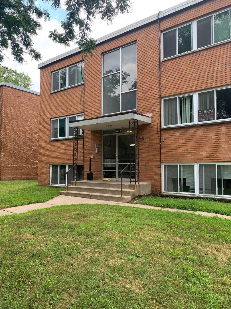 Minneapolis Apartment: 414 7th St SE