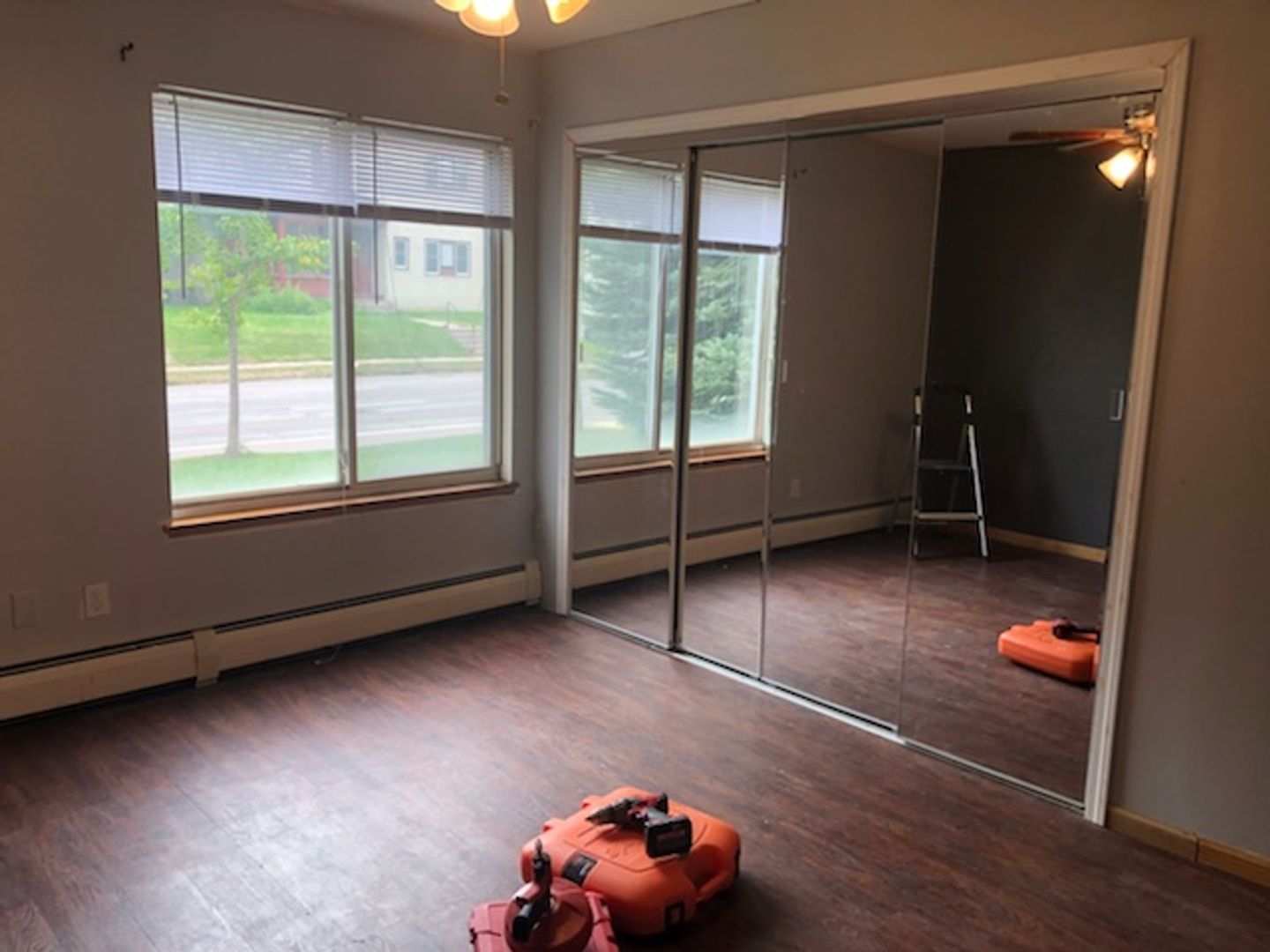 Minneapolis Apartment: 414 7th Ave SE