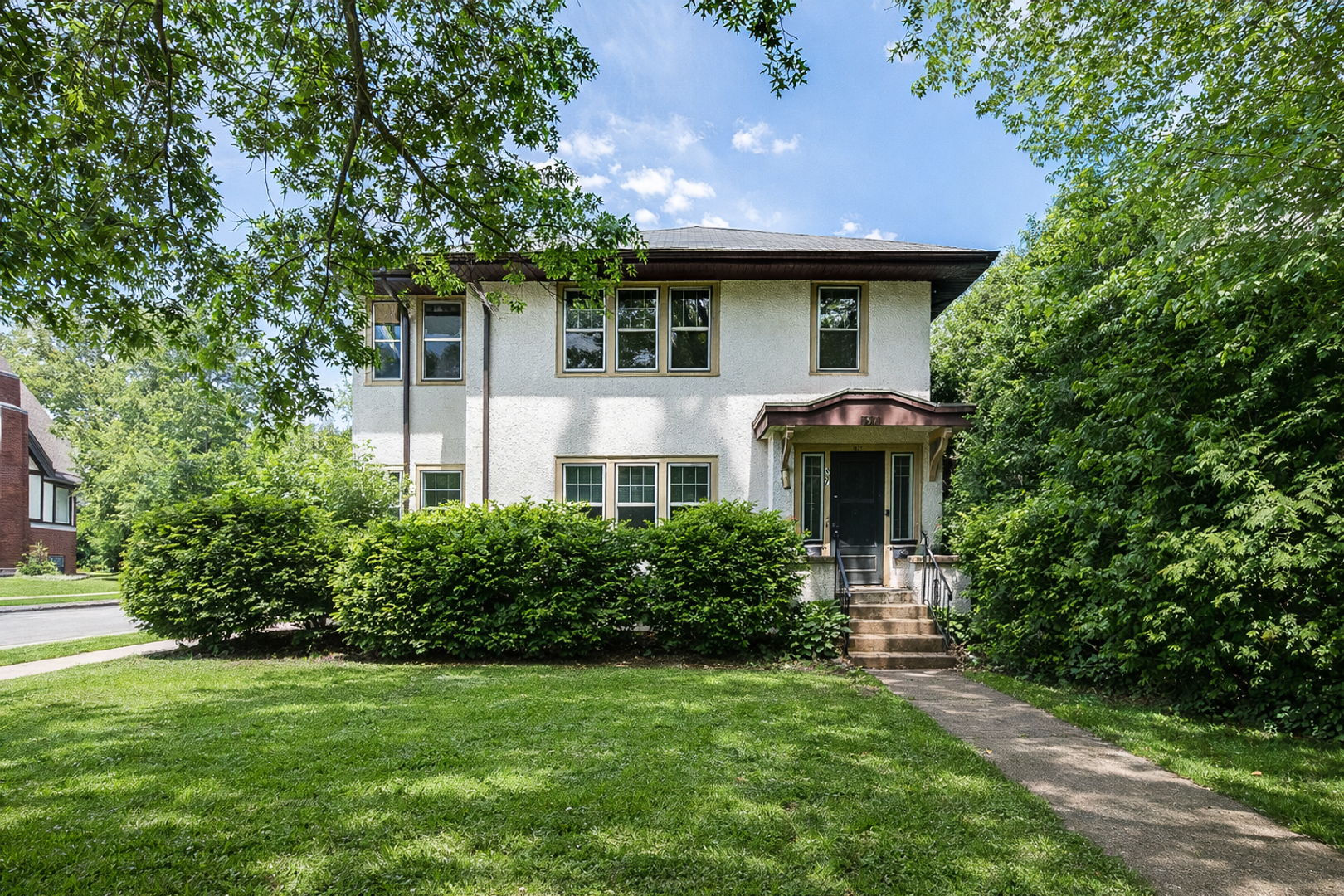 St. Paul Apartment: 1517 Fairmount Ave