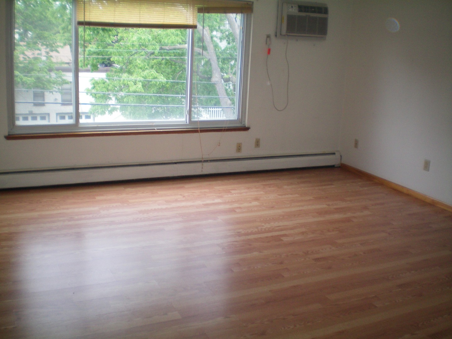 Minneapolis Apartment: 414 7th Ave SE