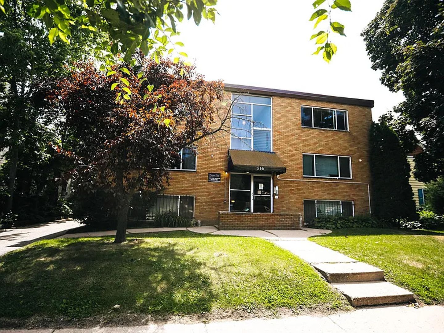 Minneapolis Apartment: 516 5th St SE