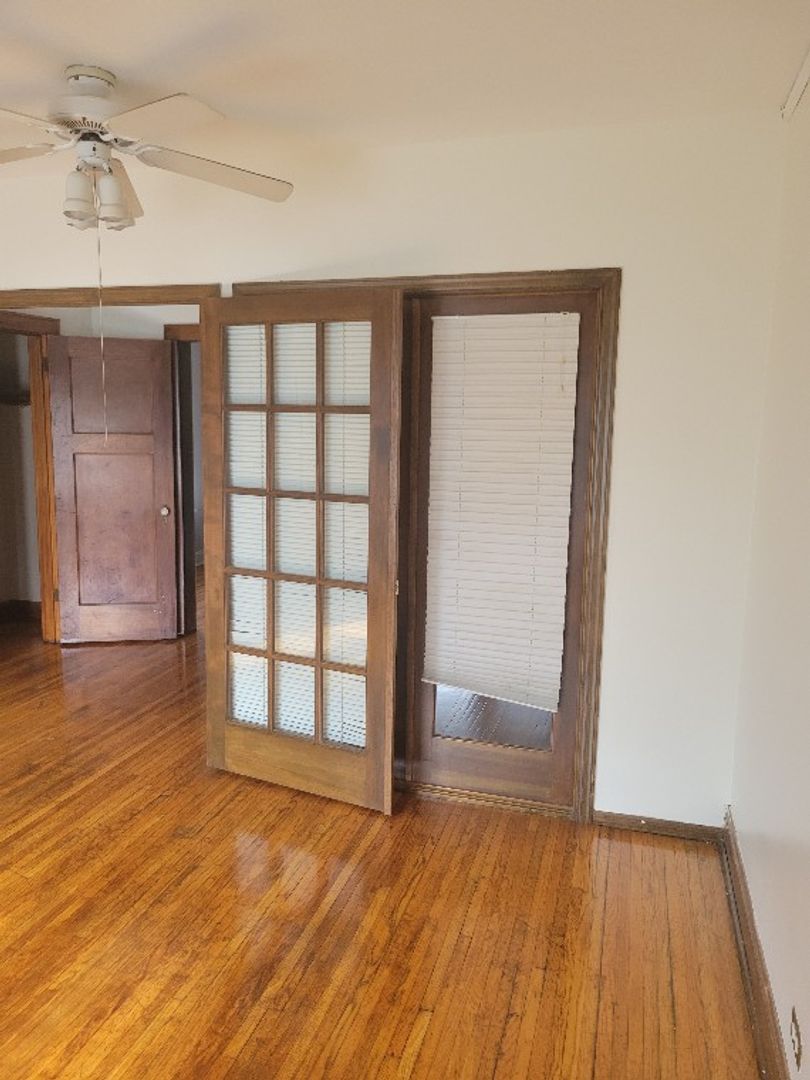 Minneapolis Apartment: 813 University Ave SE