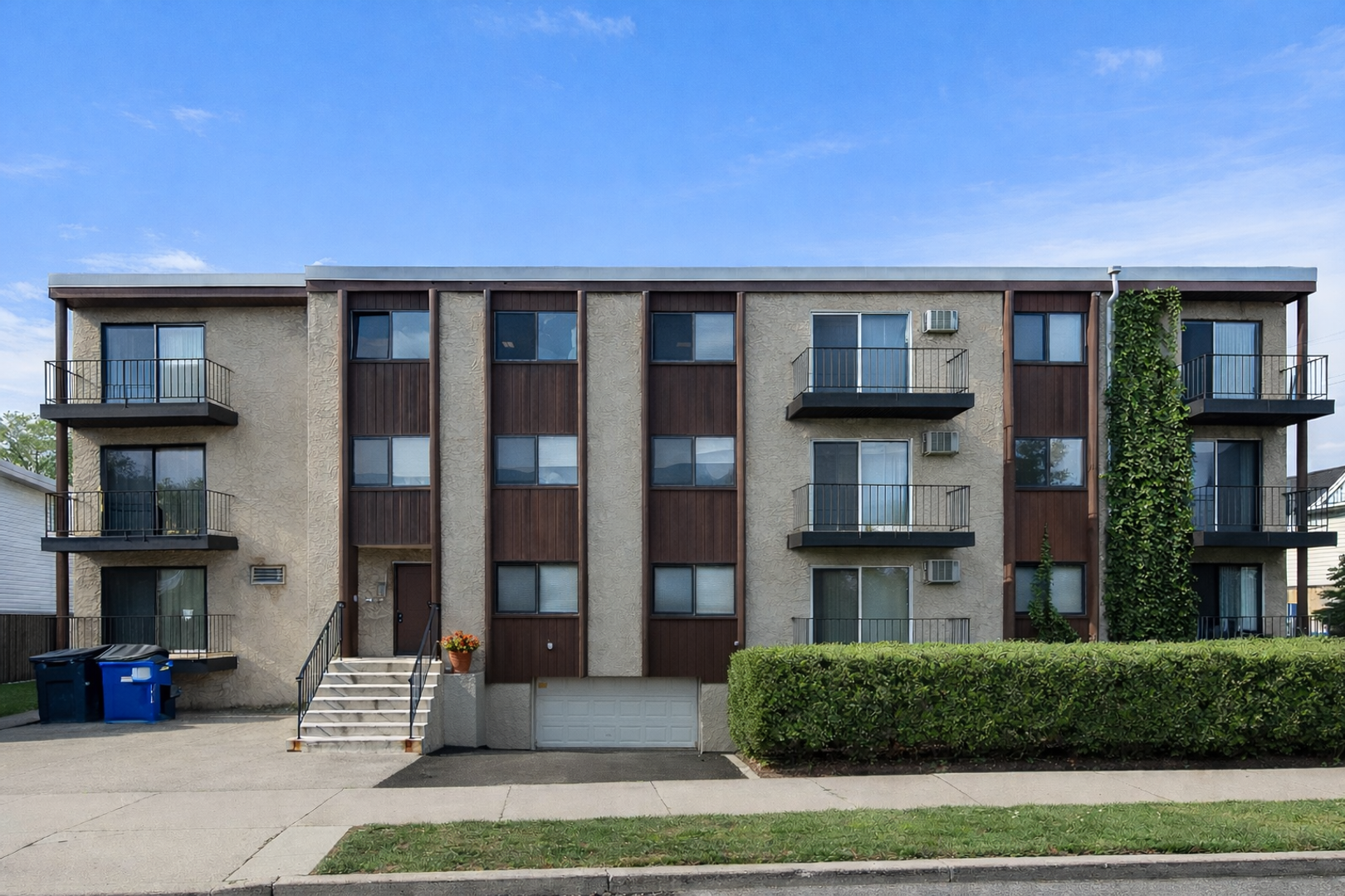Minneapolis Apartment: 1004 7th St SE