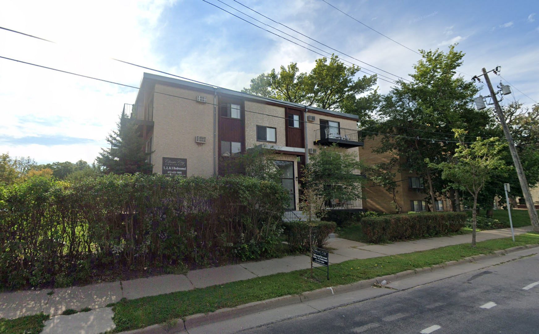 Minneapolis Apartment: 1004 7th St SE