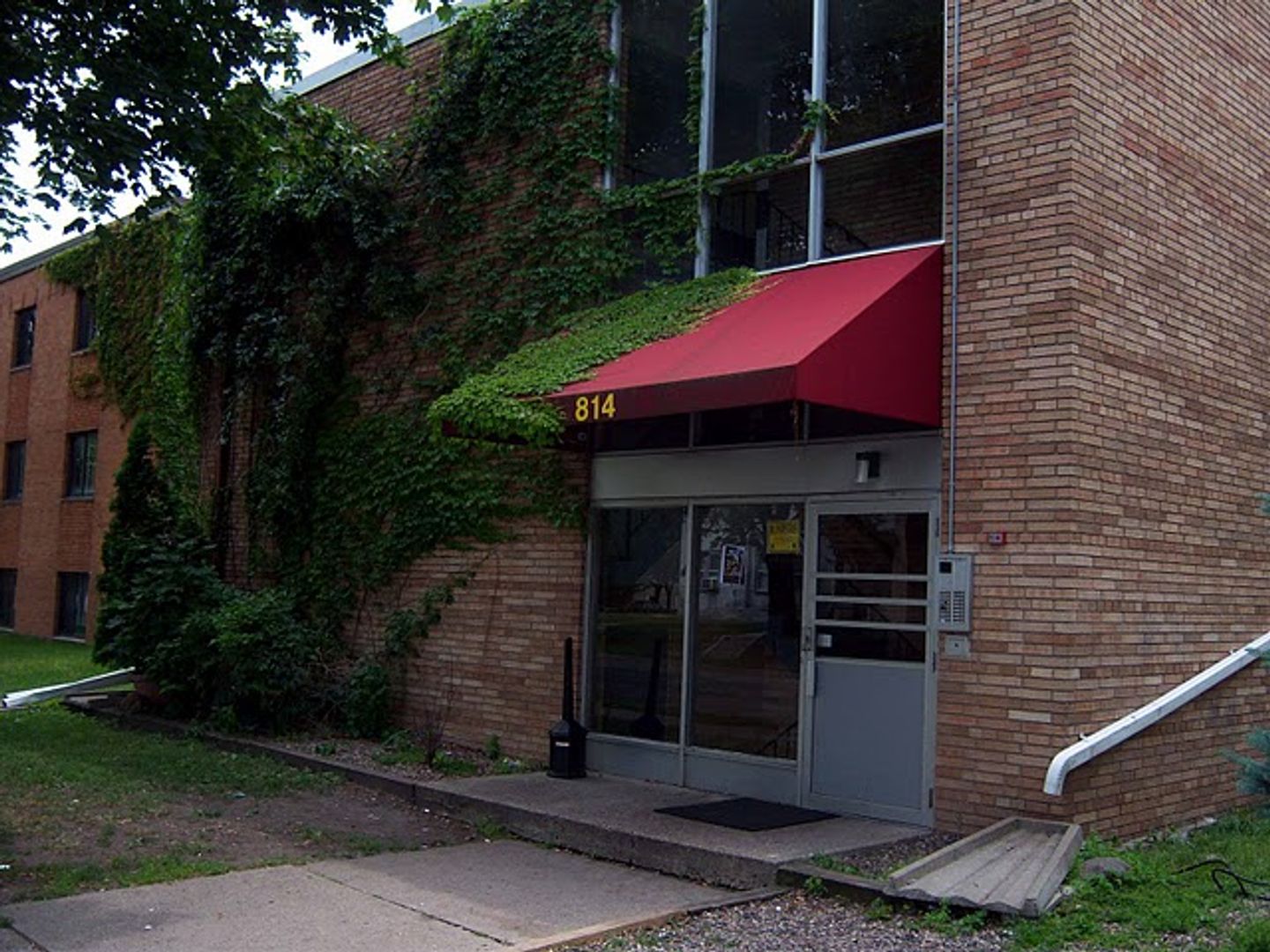 Minneapolis Apartment: 814 8th St SE