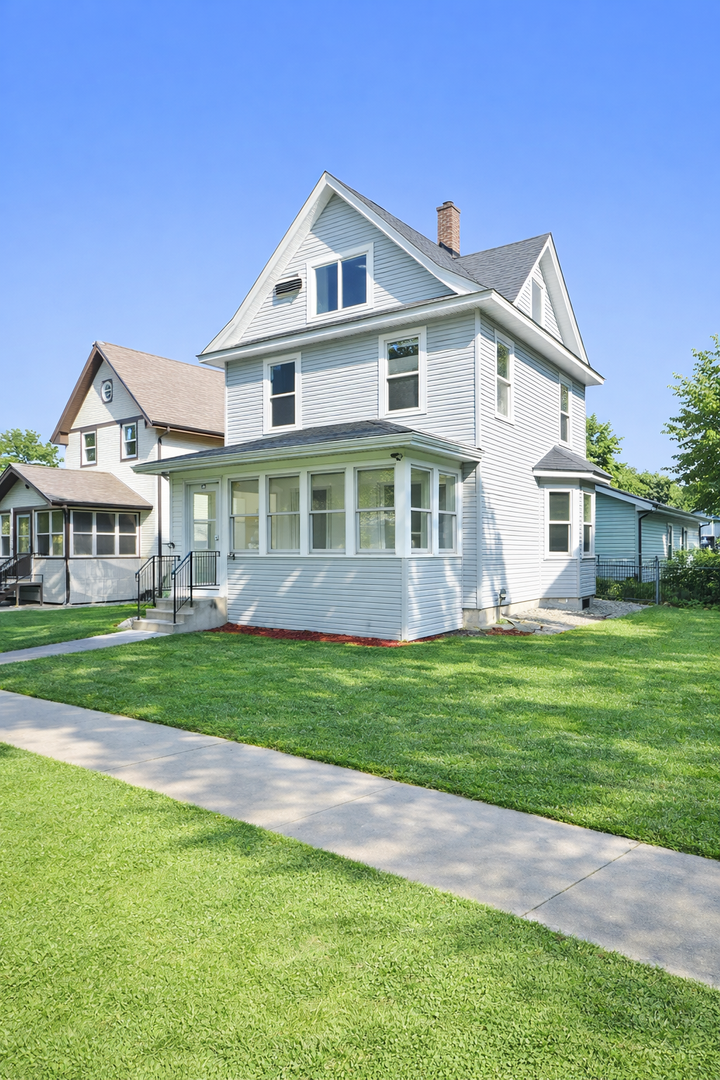 St. Paul House: 1689 Marshall Ave