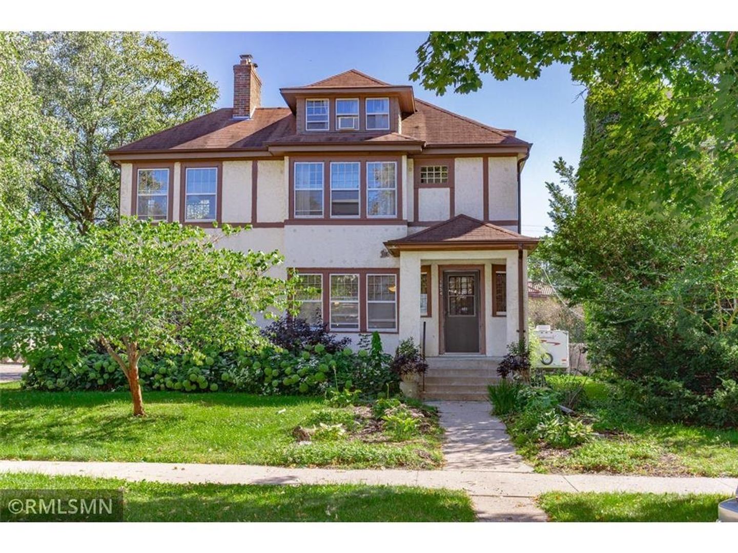 St. Paul Apartment: 1854 Portland Ave