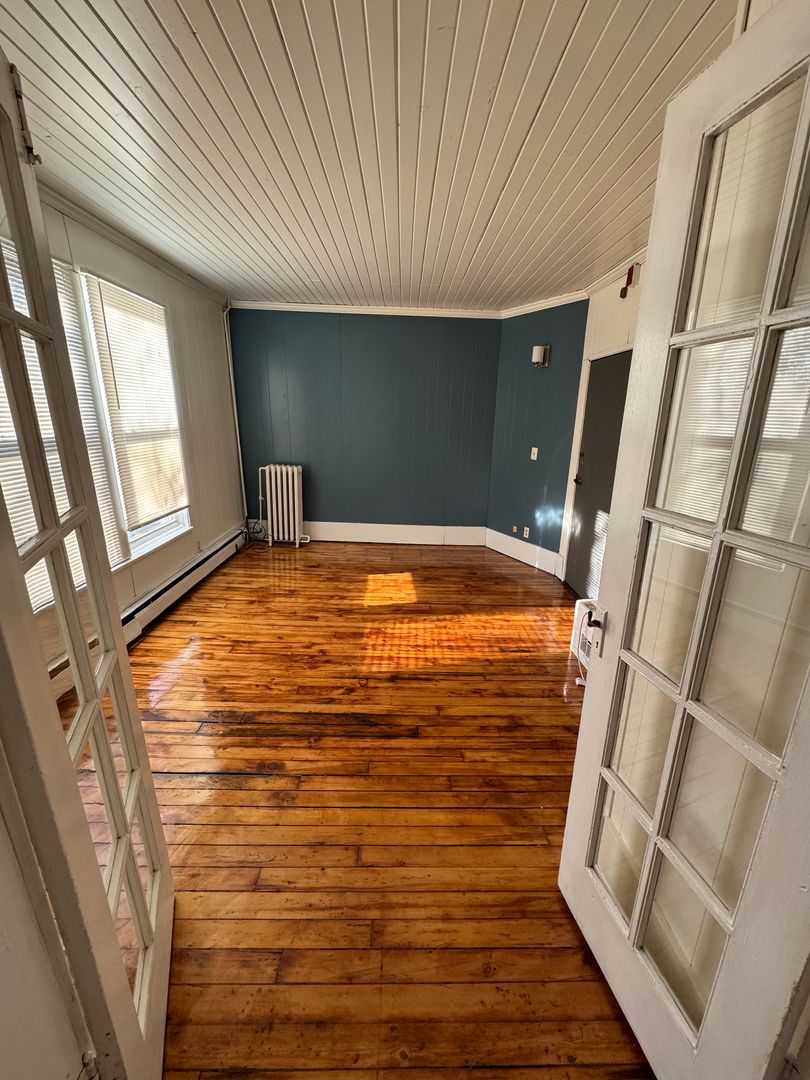 Minneapolis Apartment: 1022 15th Ave SE