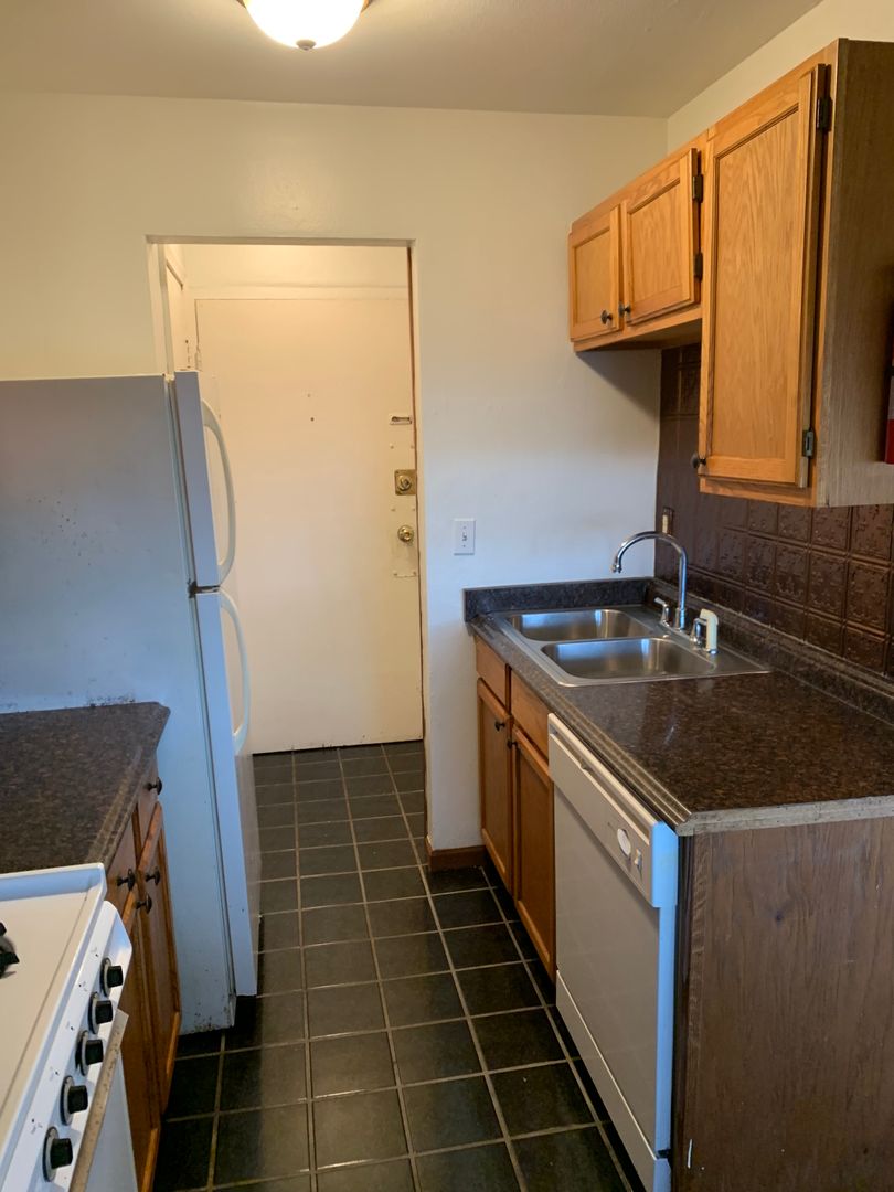 Minneapolis Apartment: 810 8th St SE